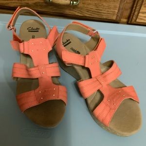NEW Clark’s Size 10 Gorgeous Peach Wedge Sandals